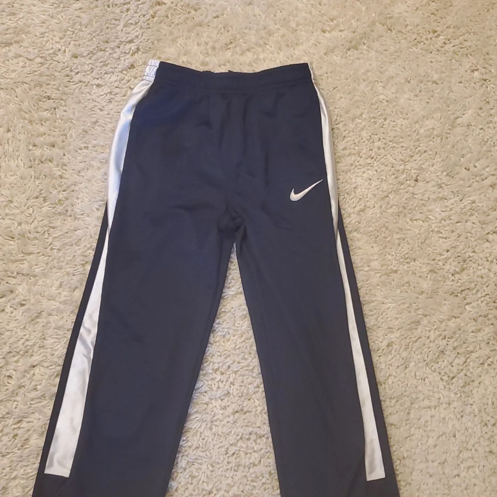 5 For $25‎ Nike Kids Joggers Size 7 Navy White